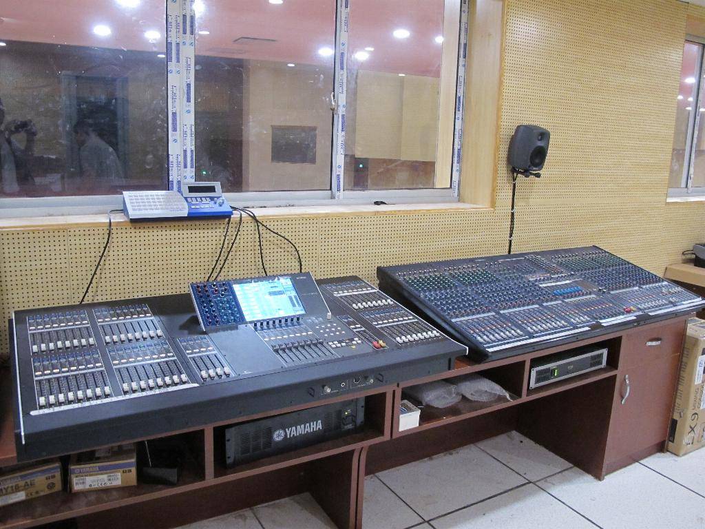广东省委新礼堂（珠岛会堂）——M7CL、LS9数字调音台运用于大会堂及各会议厅扩声